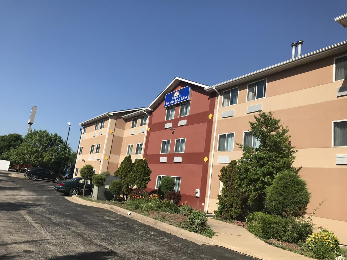 Americas Best Value Inn And Suites Saint Charles Εξωτερικό φωτογραφία